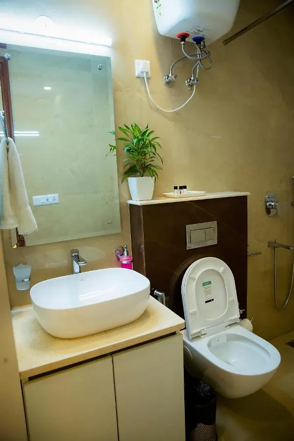 Lime Tree Luxury Studio - Service Apartment Near Artemis Hospital ,Gurgaon India
